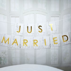 Groer Wimpel - Just Married - Marmor mit Schriftzug